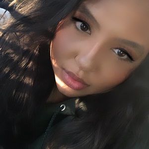 Meet your Posher, Adrianna